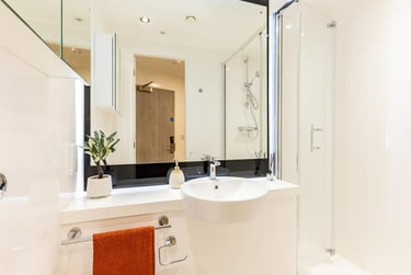 1 bed studio, Talbot Street, Arboretum, Nottingham, NG15GN - Image 3